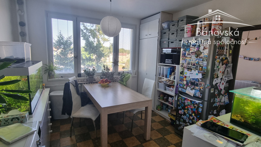 Rezervované - Ponúkame Vám na predaj 3 izbový byt v Bánovciach nad Bebravou na ulici Sládkovičova