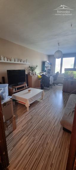 Rezervované - Ponúkame Vám na predaj 3 izbový byt v Bánovciach nad Bebravou na ulici Sládkovičova
