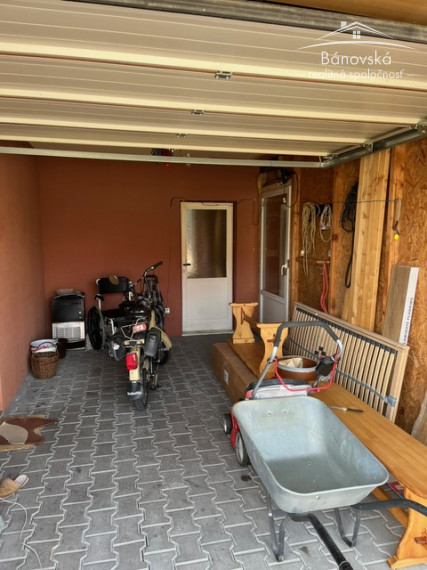 Ponúkame Vám na predaj rodinný dom v Novákoch