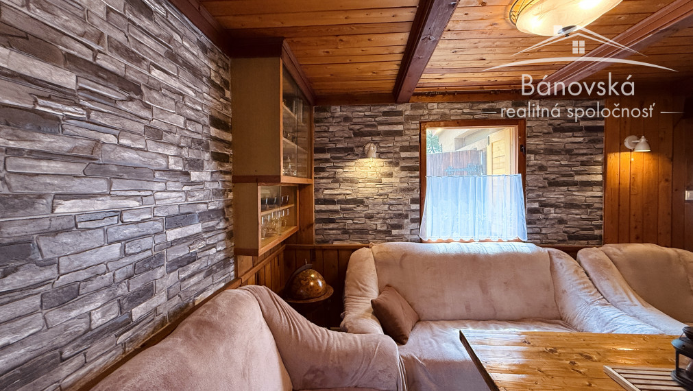 Útulný 4 izbový rodinný dom v lese pri jazere ,,Šutrovňa",  Sekule