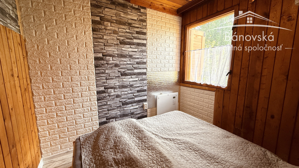 Útulný 4 izbový rodinný dom v lese pri jazere ,,Šutrovňa",  Sekule