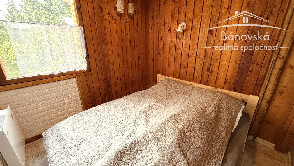 Útulný 4 izbový rodinný dom v lese pri jazere ,,Šutrovňa",  Sekule