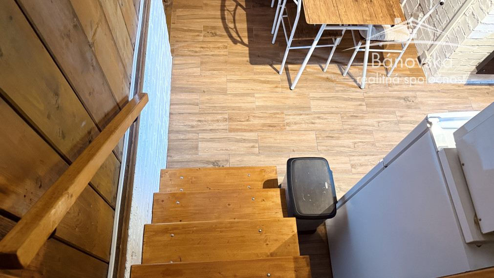 Útulný 4 izbový rodinný dom v lese pri jazere ,,Šutrovňa",  Sekule