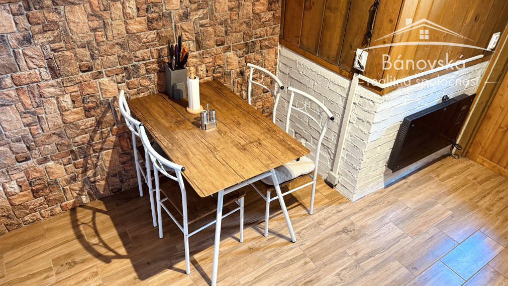 Útulný 4 izbový rodinný dom v lese pri jazere ,,Šutrovňa",  Sekule