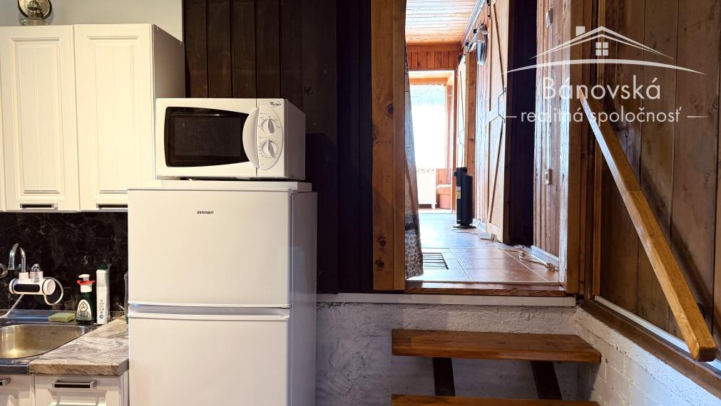 Útulný 4 izbový rodinný dom v lese pri jazere ,,Šutrovňa",  Sekule