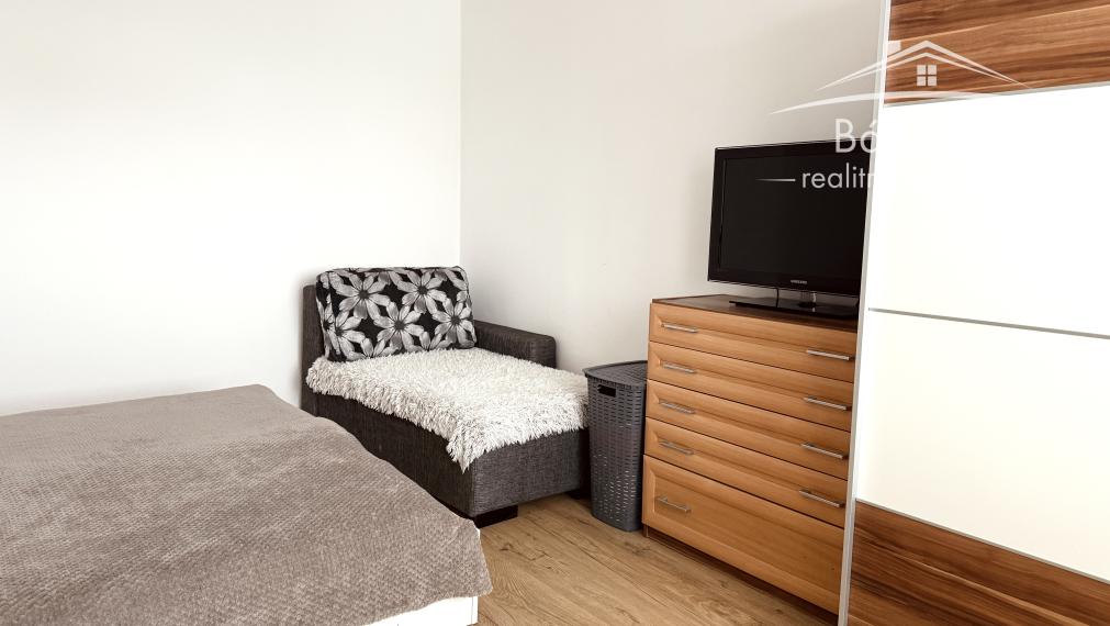 Malacky: Praktický 2-izbový byt po rekonštrukcii – ideálna voľba pre tých, ktorí hľadajú pohodlie a praktickú lokalitu