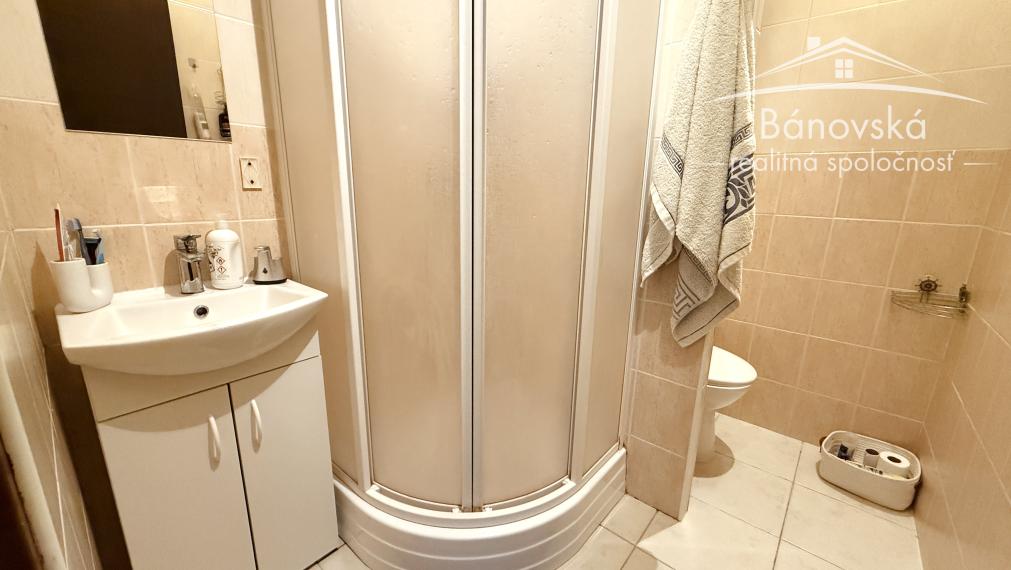 Malacky: Praktický 2-izbový byt po rekonštrukcii – ideálna voľba pre tých, ktorí hľadajú pohodlie a praktickú lokalitu