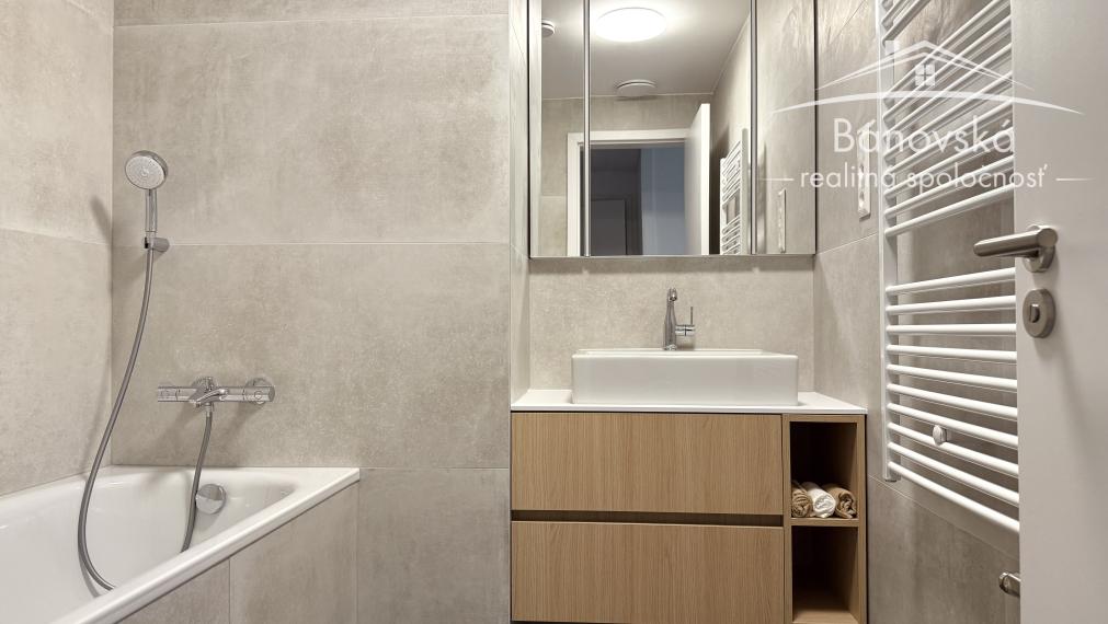 PRÉMIOVÝ PRENÁJOM – Dizajnový 2-izbový byt v SKY PARKU | Veža 4 | 16. poschodie