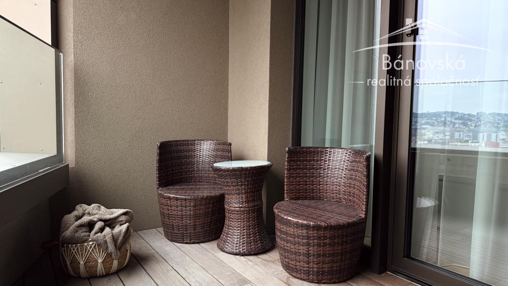 PRÉMIOVÝ PRENÁJOM – Dizajnový 2-izbový byt v SKY PARKU | Veža 4 | 16. poschodie