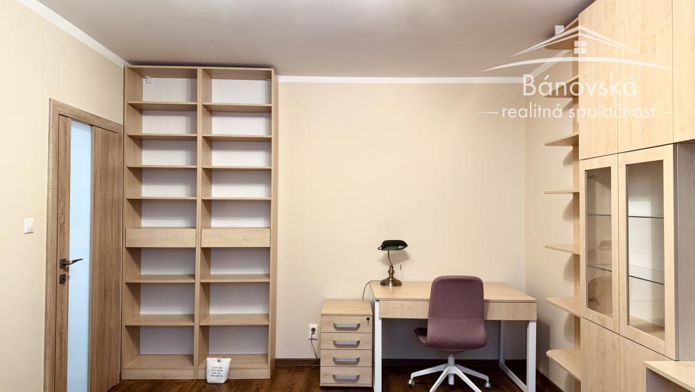 Prenájom 2-izbového bytu – Dúbravka, Gallayova ulica