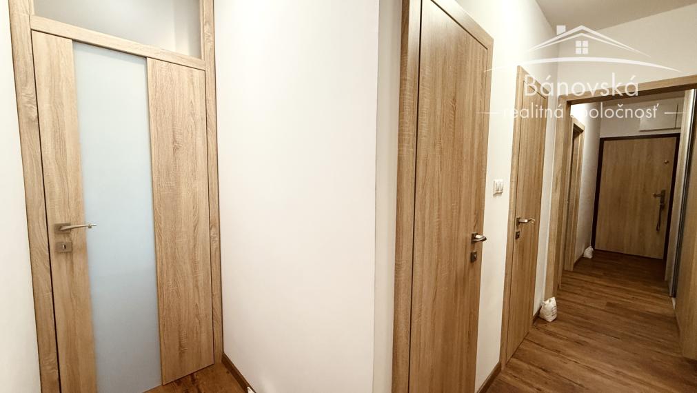 Prenájom 2-izbového bytu – Dúbravka, Gallayova ulica