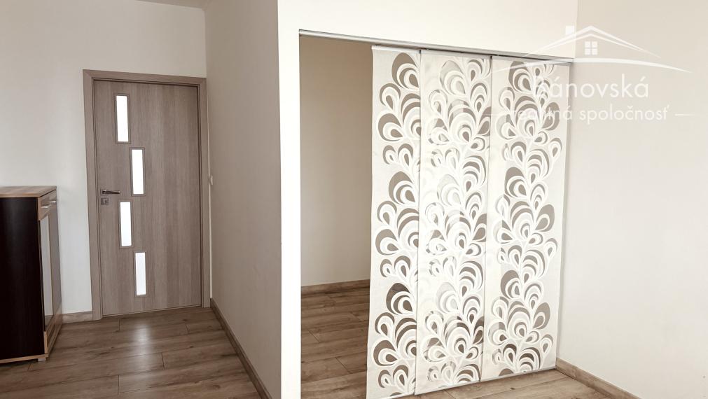 Na predaj 2 izbový byt s balkónom na Záhoráckej ulici