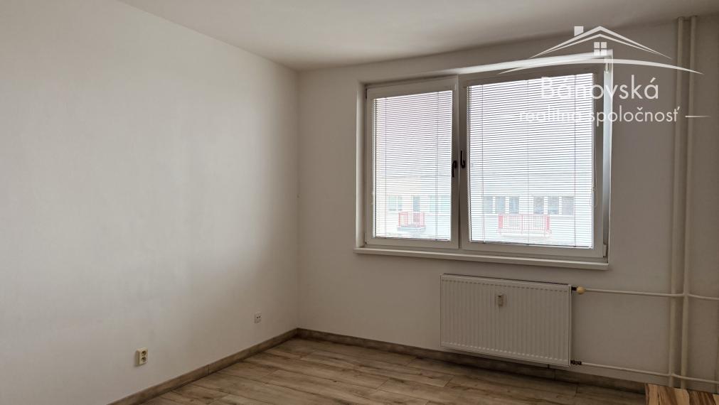 Na predaj 2 izbový byt s balkónom na Záhoráckej ulici