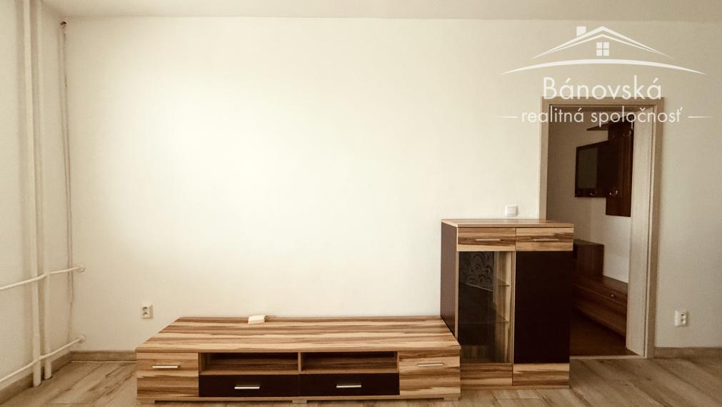 Na predaj 2 izbový byt s balkónom na Záhoráckej ulici