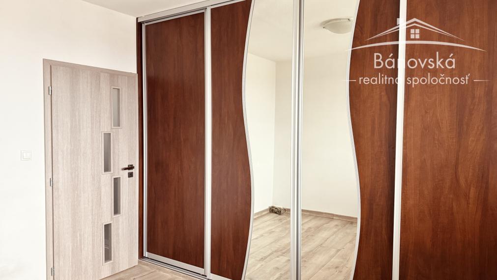 Na predaj 2 izbový byt s balkónom na Záhoráckej ulici