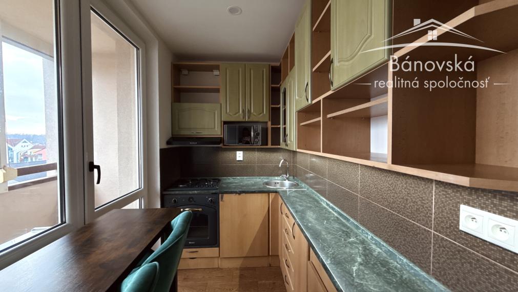 Na predaj 2 izbový byt s balkónom na Záhoráckej ulici