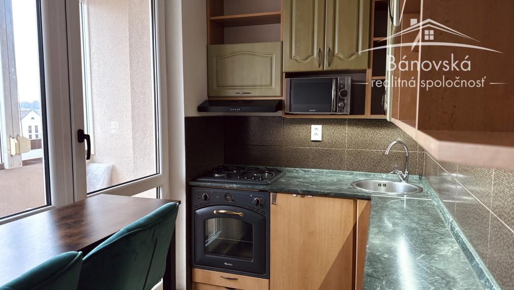 Na predaj 2 izbový byt s balkónom na Záhoráckej ulici