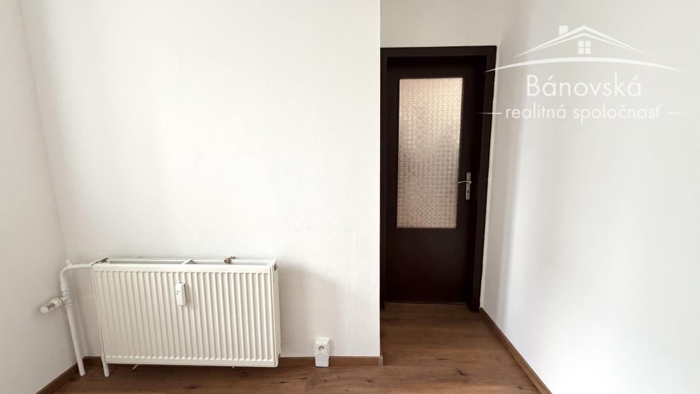 Svetlý 3 izbový byt s balkónom v obľúbenej časti Petržalky, Bratislava V