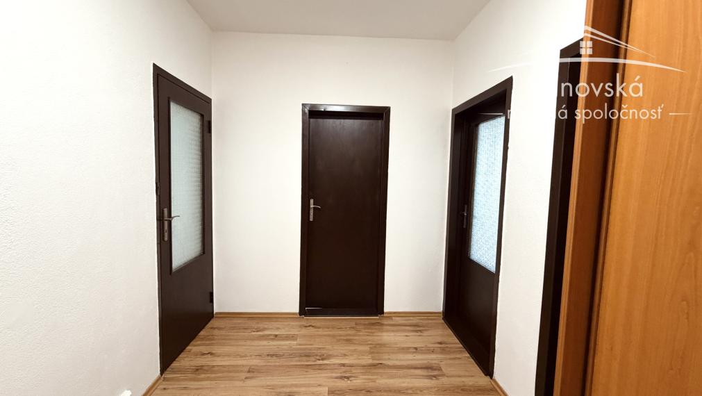 Svetlý 3 izbový byt s balkónom v obľúbenej časti Petržalky, Bratislava V