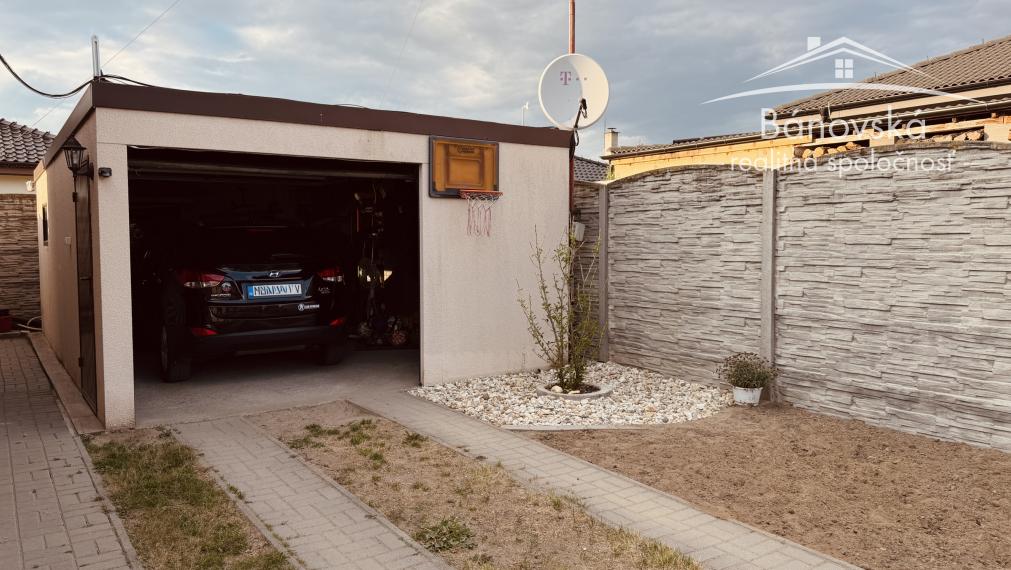 Samostatne stojaci 4 izbový bungalov s garážov vo Veľkých Levároch