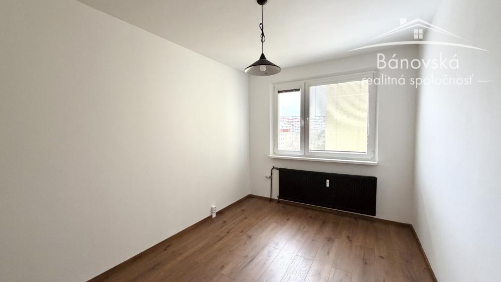 Svetlý 3 izbový byt s balkónom s celkovou plochhou 64,46 m2 v obľúbenej časti Petržalky, Bratislava V