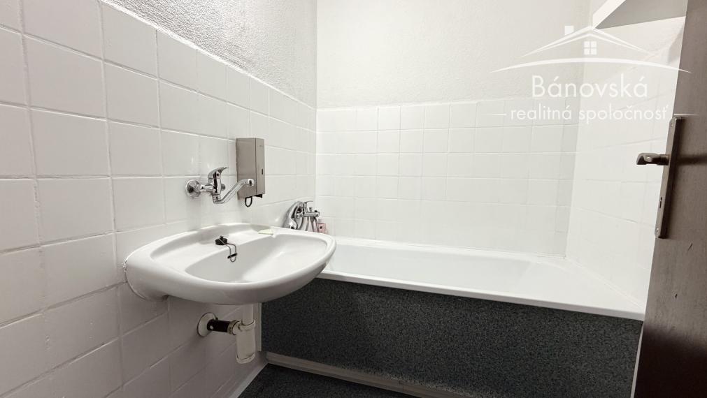 Svetlý 3 izbový byt s balkónom s celkovou plochhou 64,46 m2 v obľúbenej časti Petržalky, Bratislava V