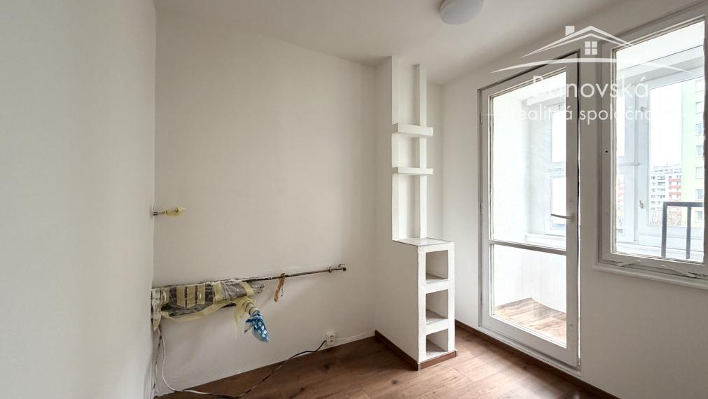 Svetlý 3 izbový byt s balkónom s celkovou plochhou 64,46 m2 v obľúbenej časti Petržalky, Bratislava V