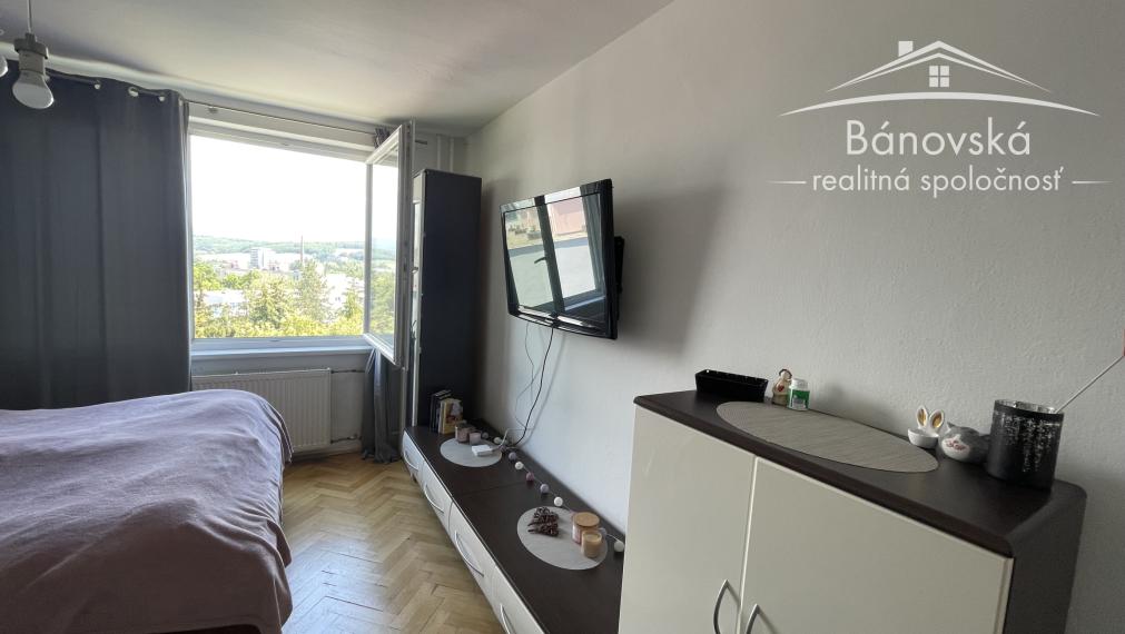 Ponúkame Vám na predaj 1-izbový byt v Bánovciach nad Bebravou o výmere 48m2.