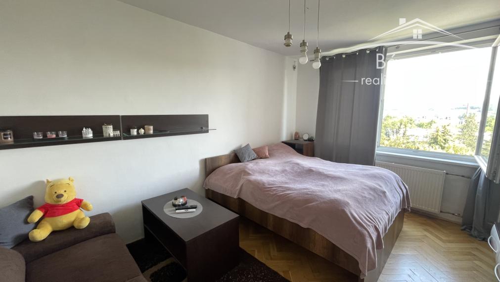 Ponúkame Vám na predaj 1-izbový byt v Bánovciach nad Bebravou o výmere 48m2.