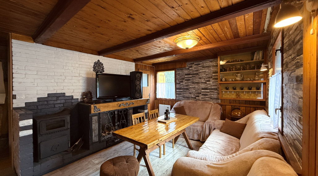 Útulný 4 izbový rodinný dom v lese pri jazere ,,Šutrovňa",  Sekule