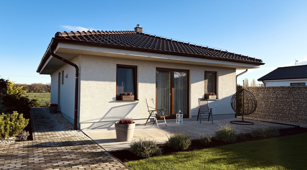 Kostolište – Na predaj novostavba 3 izbového rodinného domu s krásnou záhradou