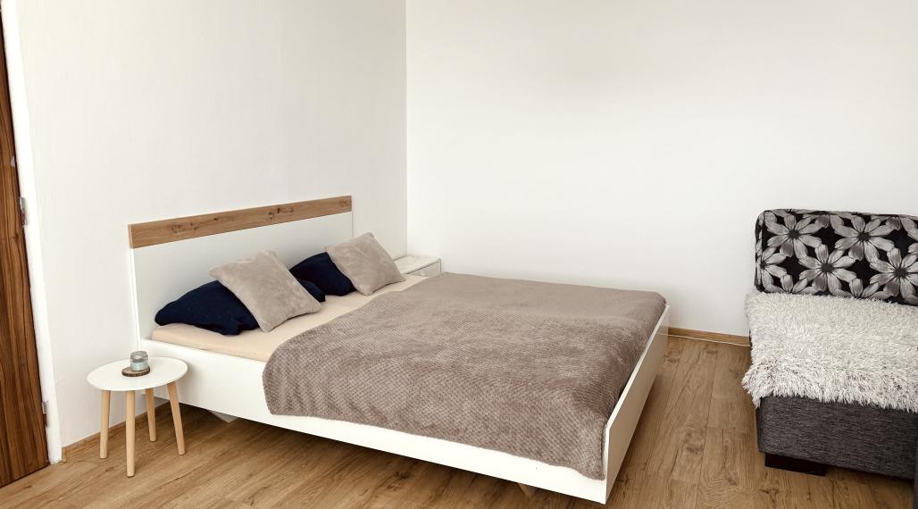 Malacky: Praktický 2-izbový byt po rekonštrukcii – ideálna voľba pre tých, ktorí hľadajú pohodlie a praktickú lokalitu