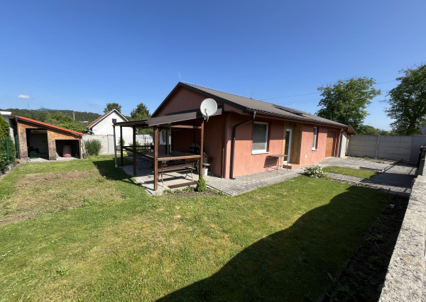 Ponúkame Vám na predaj rodinný dom v Novákoch