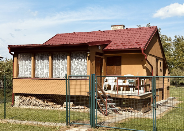 Útulný 4 izbový rodinný dom v lese pri jazere ,,Šutrovňa