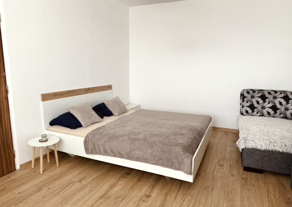 Malacky: Praktický 2-izbový byt po rekonštrukcii – ideálna voľba pre tých, ktorí hľadajú pohodlie a praktickú lokalitu