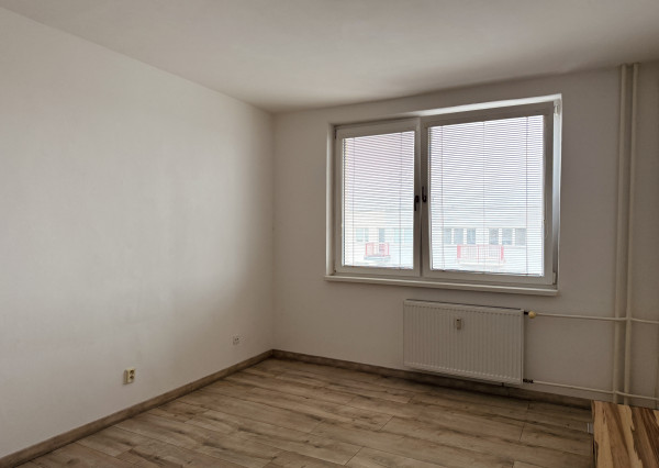 Na predaj 2 izbový byt s balkónom na Záhoráckej ulici