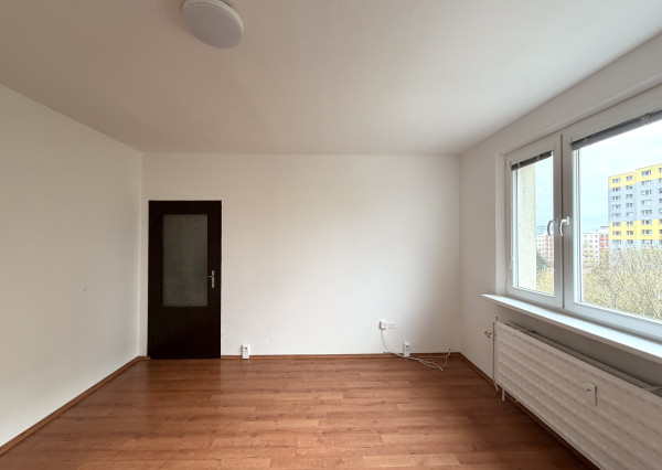 Svetlý 3 izbový byt s balkónom v obľúbenej časti Petržalky, Bratislava V