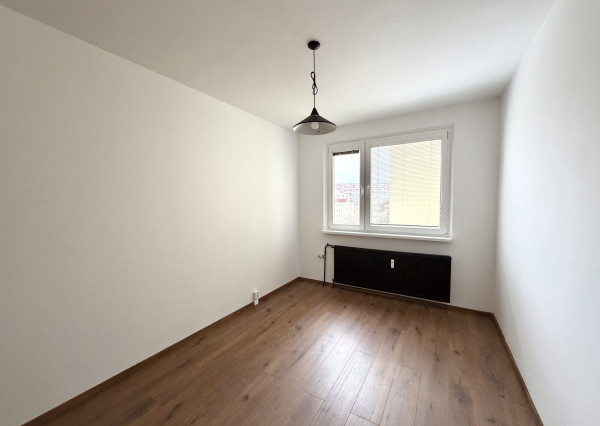 Svetlý 3 izbový byt s balkónom s celkovou plochhou 64,46 m2 v obľúbenej časti Petržalky, Bratislava V