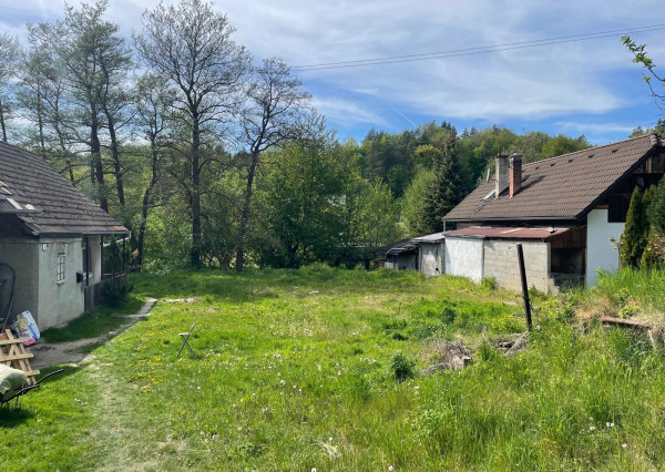 Ponúkame Vám na predaj vidiecky dom s veľkým pozemkom v obci Žitná-Radiša