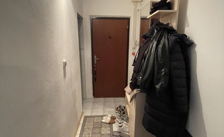 Ponúkame Vám na predaj 1-izbový byt v Bánovciach nad Bebravou o výmere 44m2. - fotografia 4